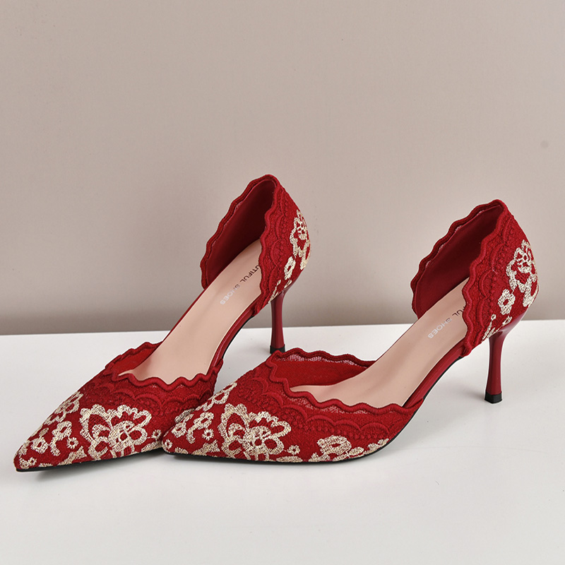Luxury Red White Lace Embroide - Embroidery Design recension och pris