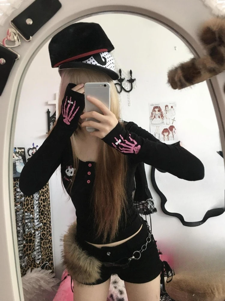 Y2K Vintage Cartoon Print T-Sh - Embroidery Origin recension och pris